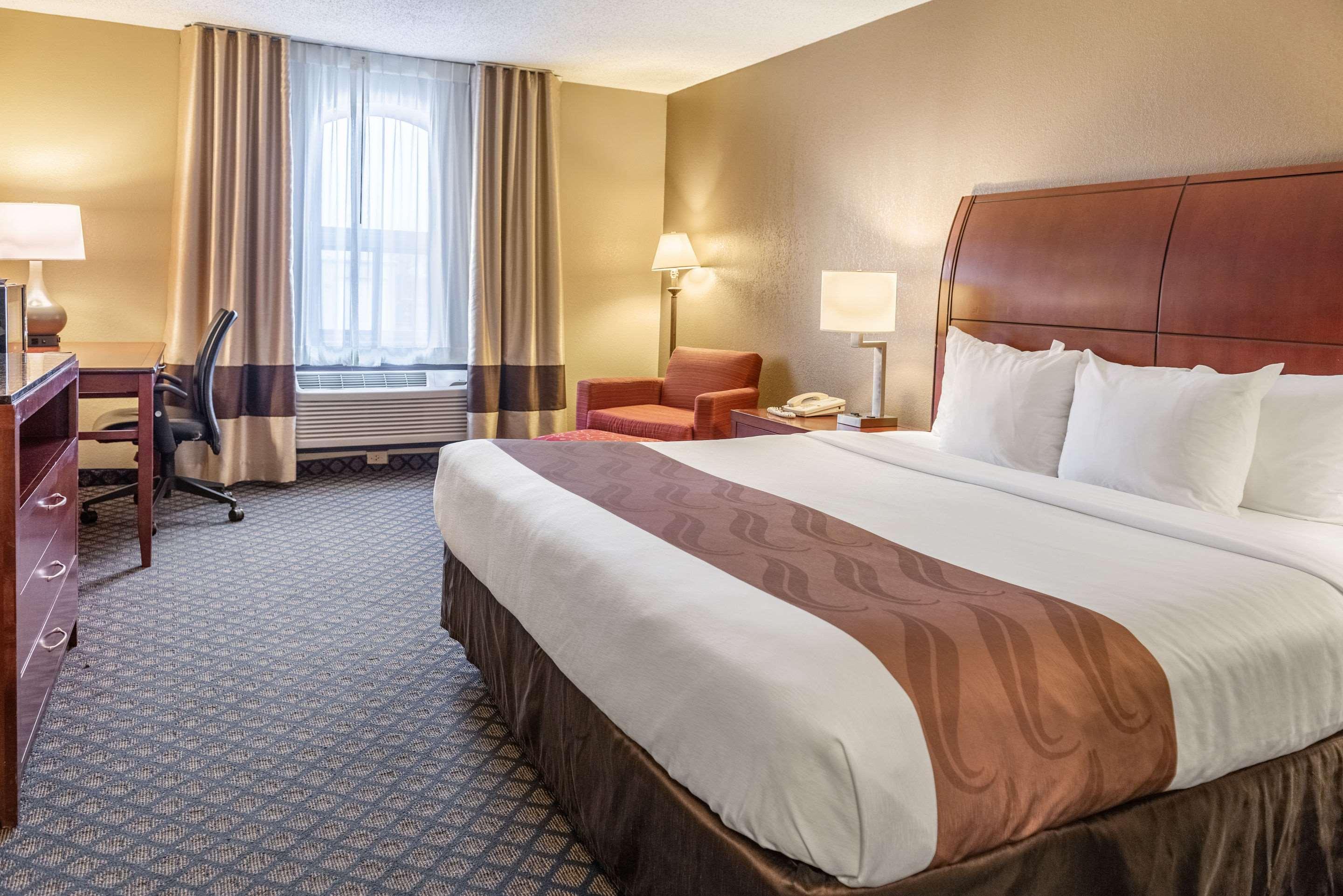 Quality Inn & Suites Seville Luaran gambar