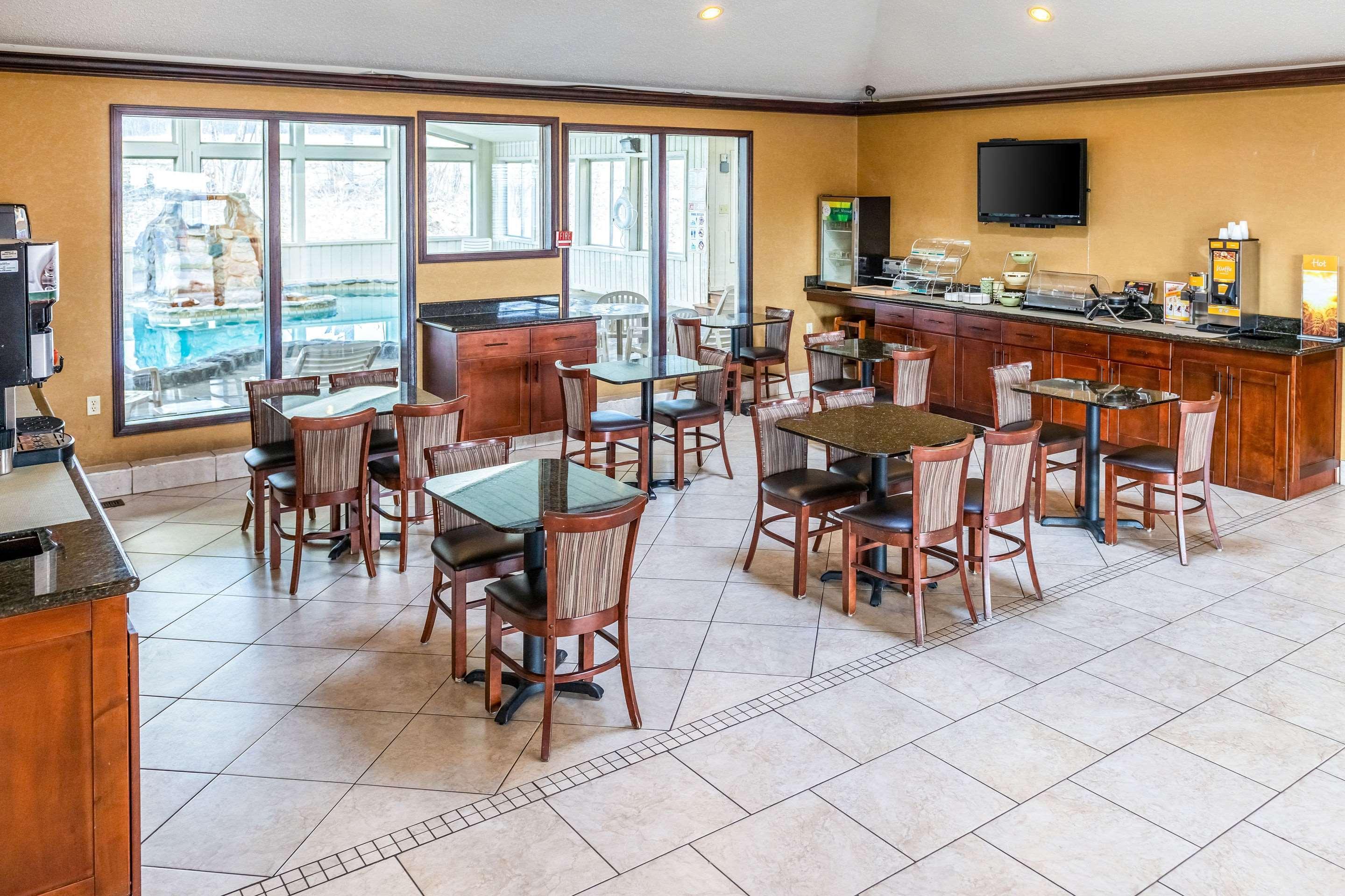 Quality Inn & Suites Seville Luaran gambar