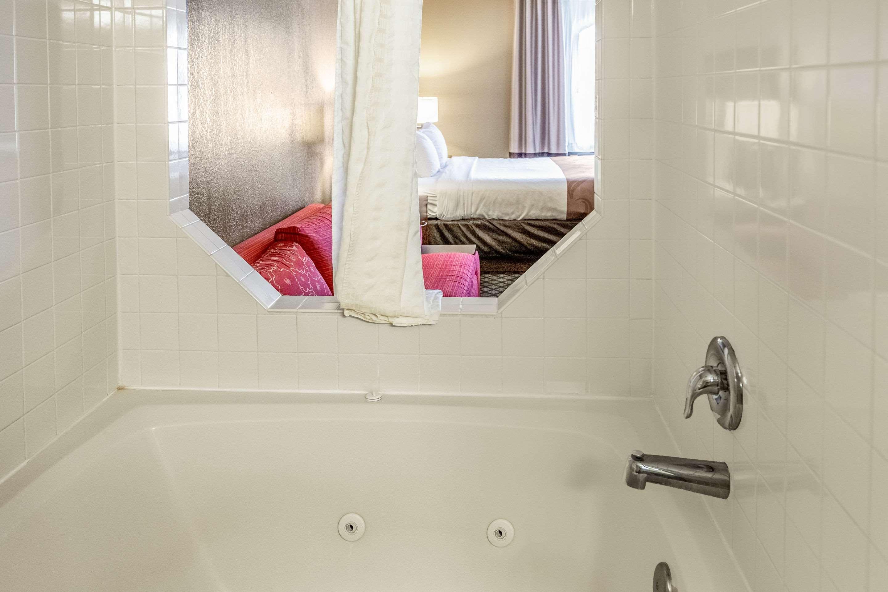 Quality Inn & Suites Seville Luaran gambar