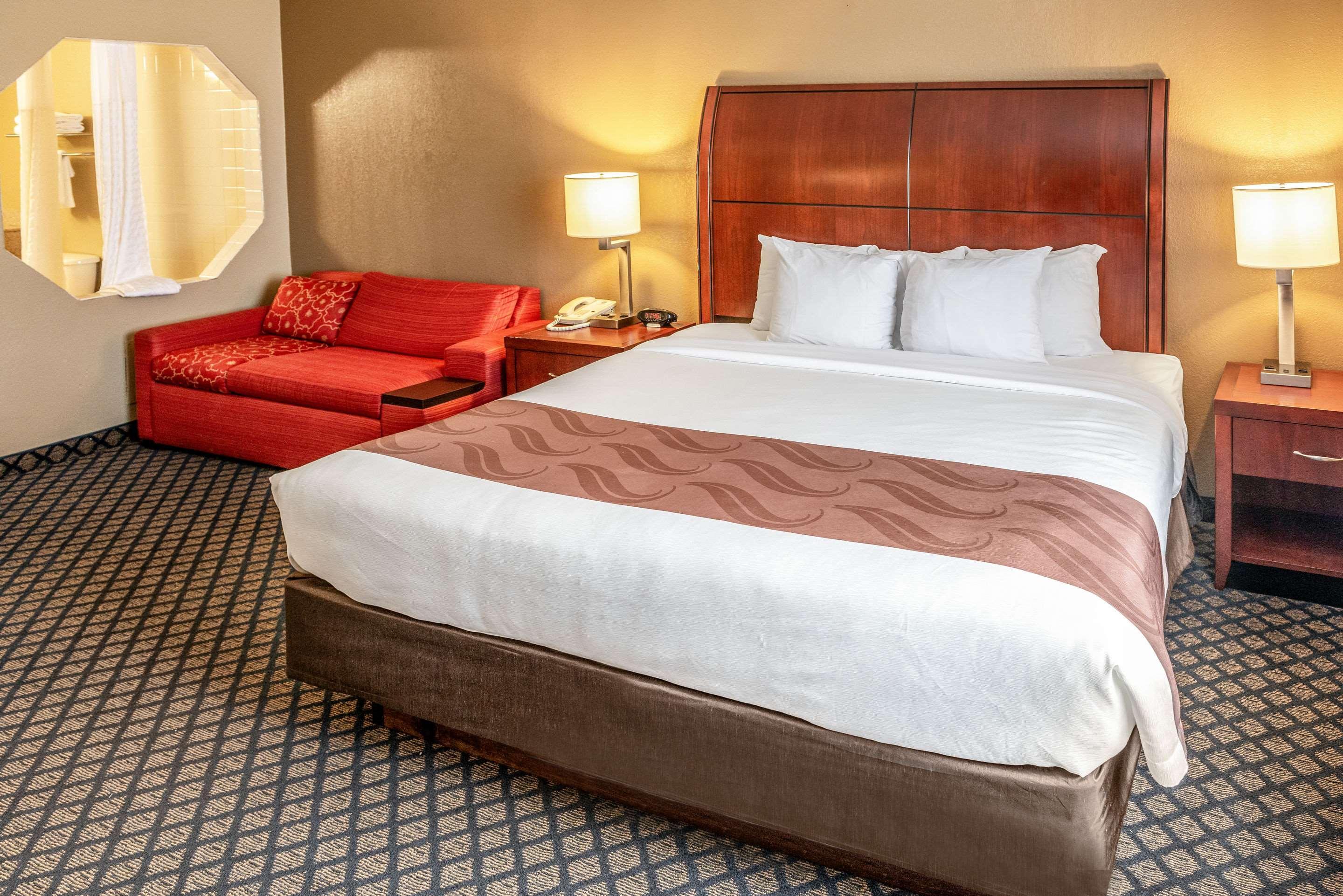 Quality Inn & Suites Seville Luaran gambar