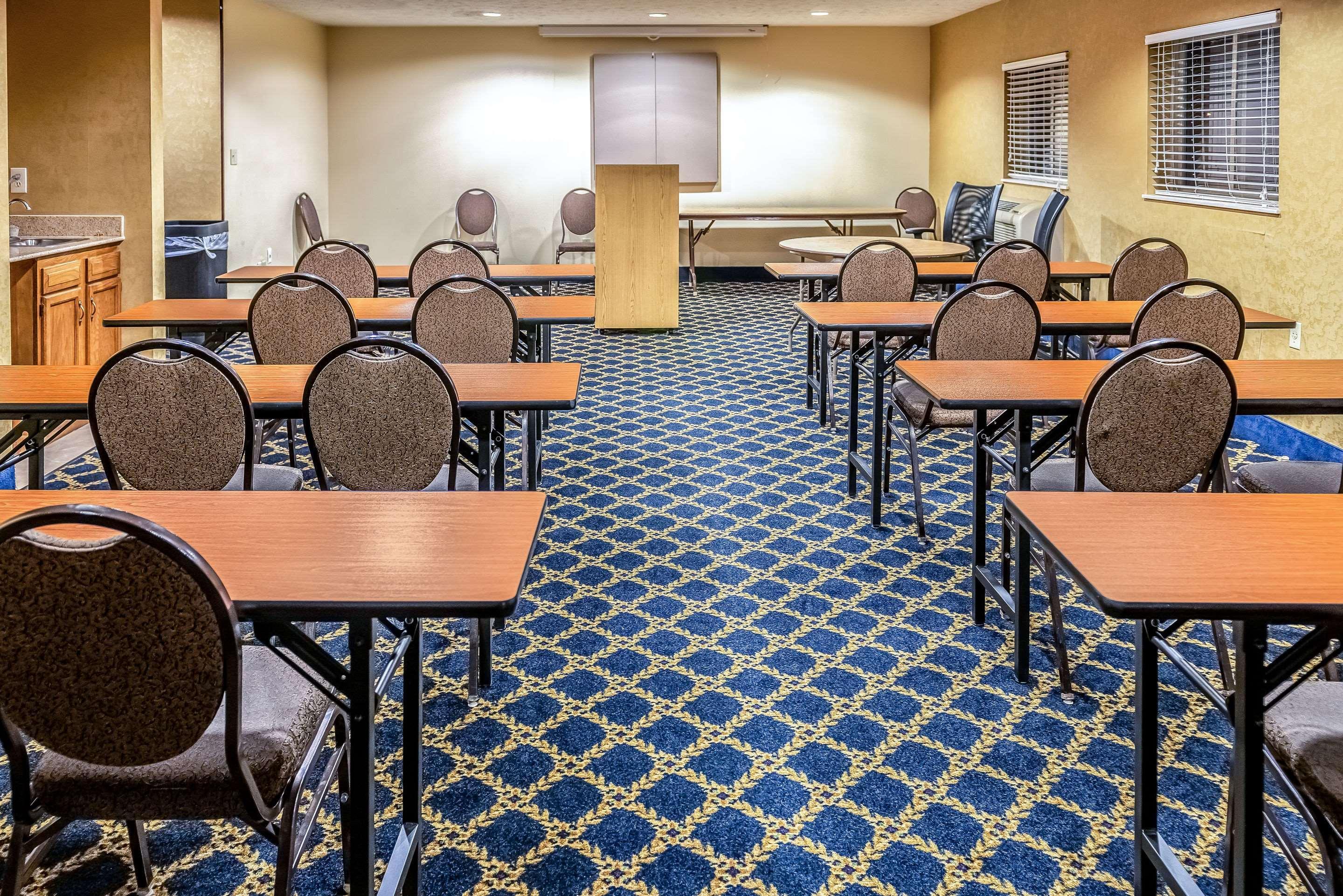 Quality Inn & Suites Seville Luaran gambar