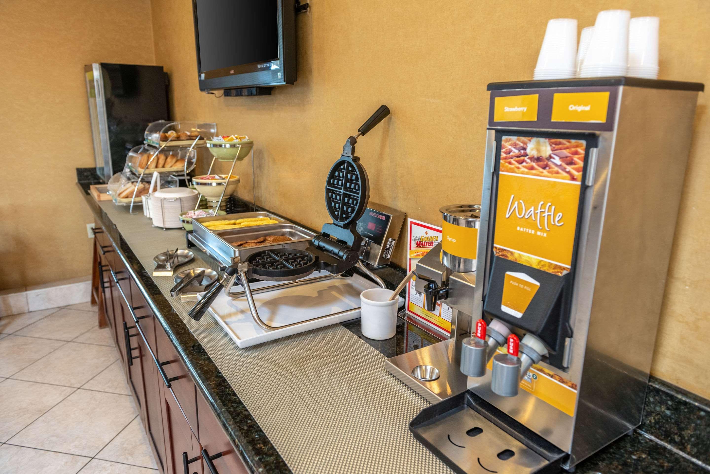 Quality Inn & Suites Seville Luaran gambar