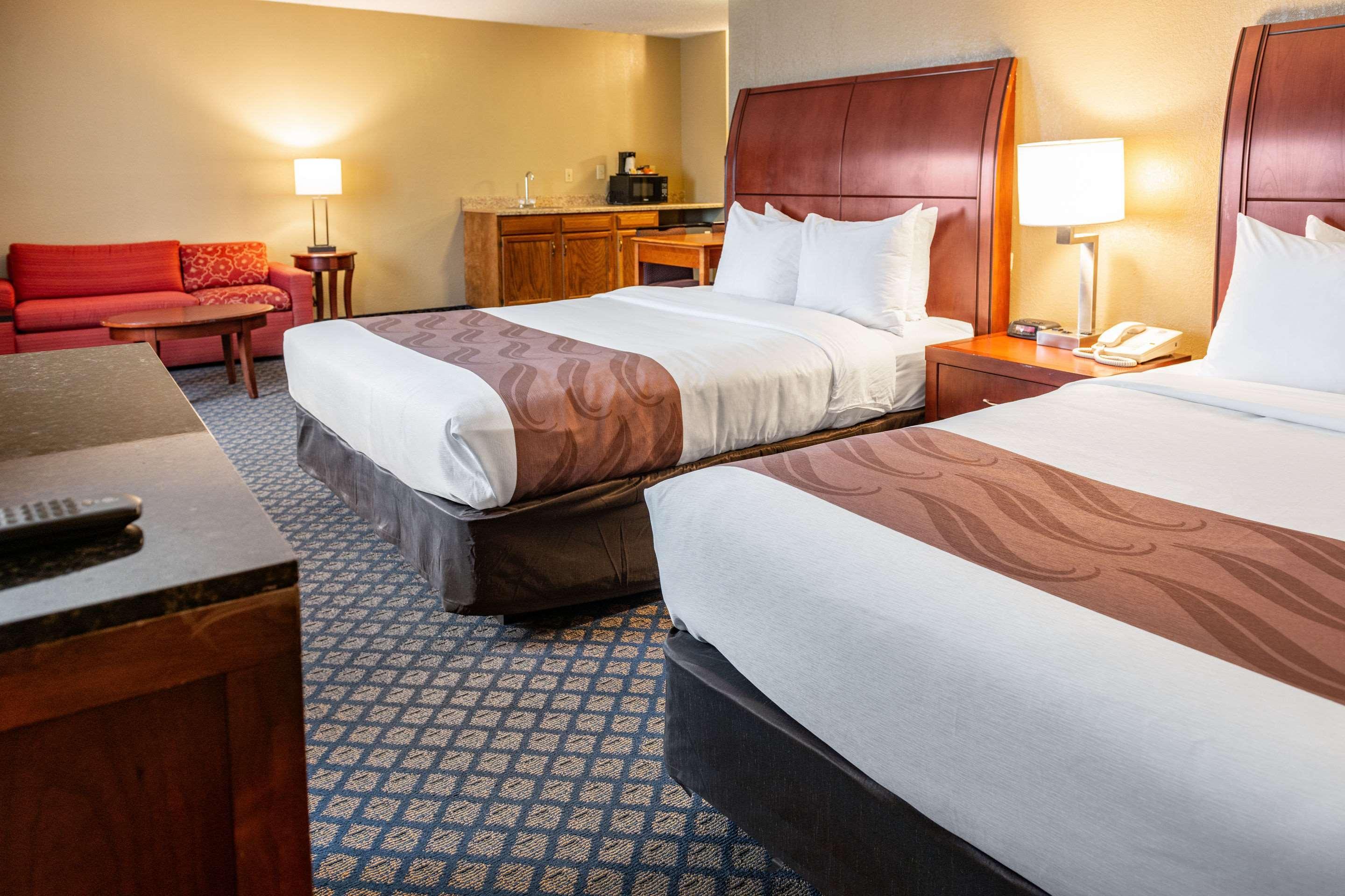 Quality Inn & Suites Seville Luaran gambar