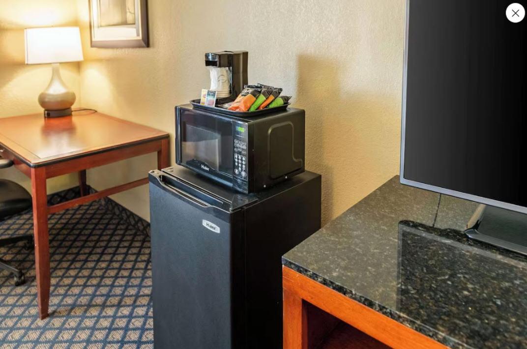 Quality Inn & Suites Seville Luaran gambar