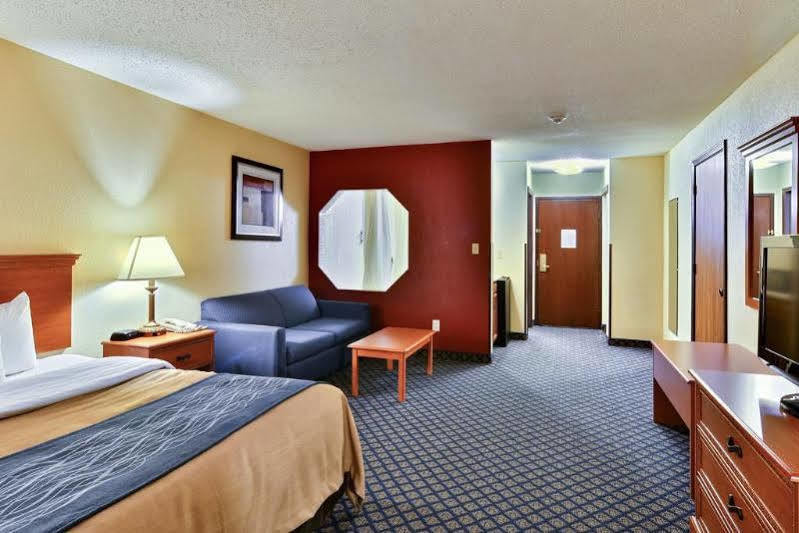 Quality Inn & Suites Seville Luaran gambar